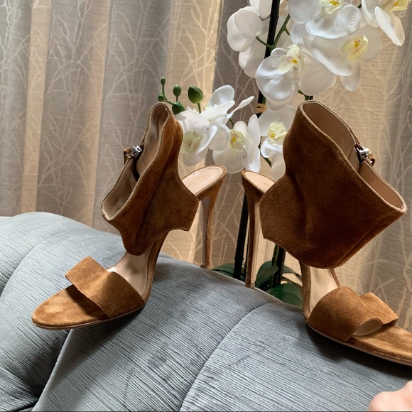 Gianvito Rossi Suede Sandals with zipper - Picture 2 of 9